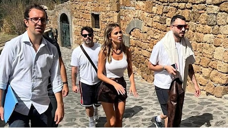 Civita di Bagnoregio star della tv: Diletta Leotta e “La talpa” per le vie del borgo