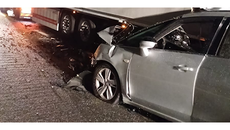 L'incidente sull’autostrada A2: le salme di Maria Calabrese e della piccola Aurora Pellegrino ripartono per Messina