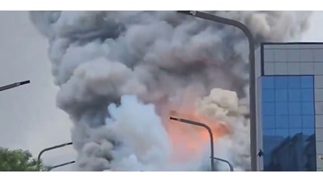 Incendio in una fabbrica di batterie in Corea del Sud. 21 morti | video