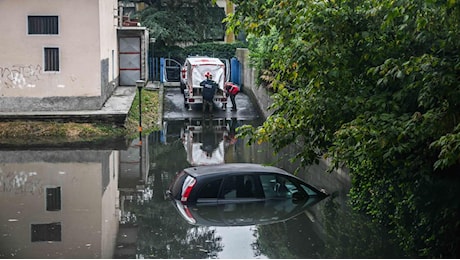 Maltempo, allerta rossa e arancione a Milano e in Lombardia. Monitorati Seveso e Lambro