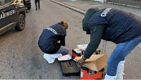 Accoltellato a morte a Campi Bisenzio, la lite scoppiata fuori dal locale. Indagini a tappeto