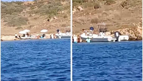 Turisti violano zona protetta della Maddalena in Sardegna con tanto di ombrelloni e lettini: il video