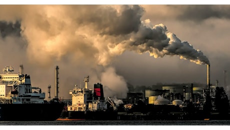 COP29, la campagna “Clean the Cop!” e l’appello degli scienziati: “Fuori i lobbisti del fossile dalle delegazioni governative”